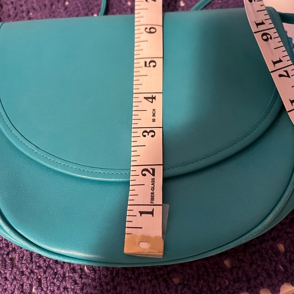 Laura Ashley 100% aqua leather round Crossbody - Picture 8 of 10